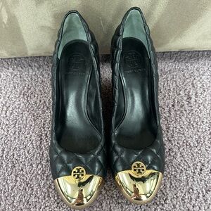 Tory Burch Kaitlin Black Leather Gold Cap Toe Wedge Size 9.5